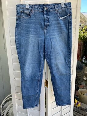 Old Navy Women's O.G. Straight High-Rise Jeans with secret slim pockets